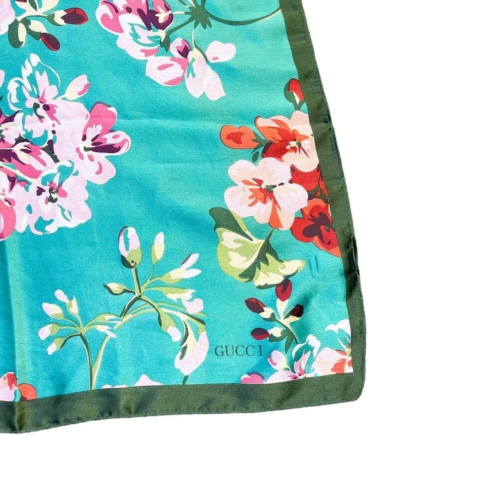 Gucci Floral 100% Silk Scarf Green Pink Design 35" x 70" Rectangle - Picture 2 of 10